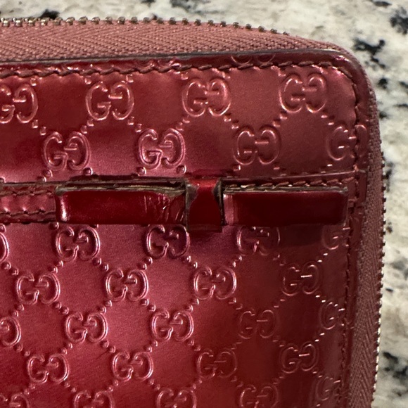 Gucci Metallic Rose Signature Zip Wallet - Picture 3 of 8